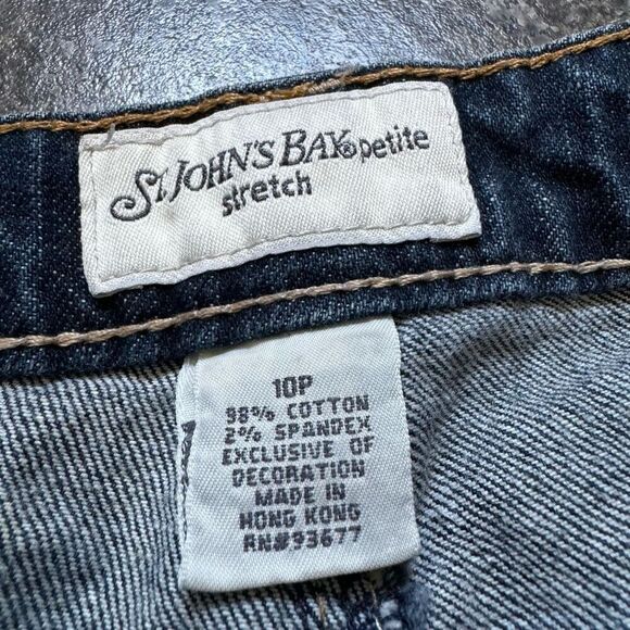 St John's Bay Women's Straight-Leg Stretch Jeans Blue Size 10P Used Stains - Picture 4 of 15